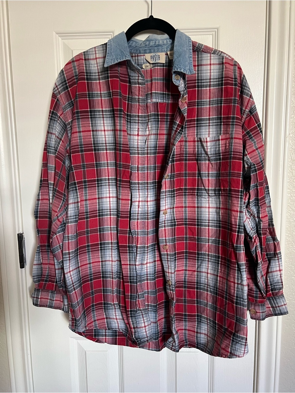 Vintage Plaid Button-Up Shirt with Denim Collar